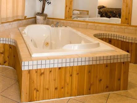 North Country Inn & Suites Mandan Экстерьер фото