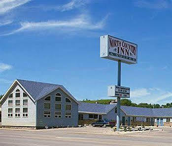 North Country Inn & Suites Mandan Экстерьер фото
