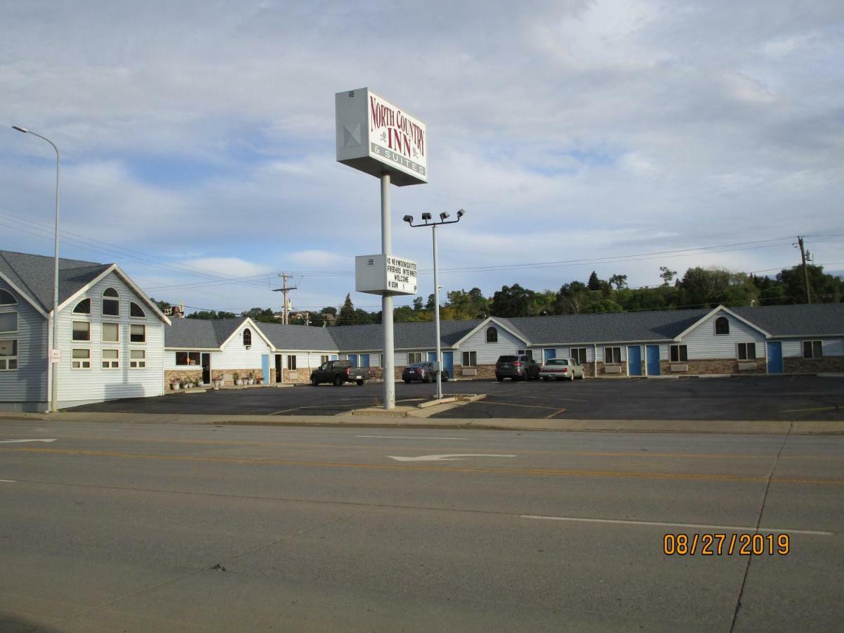 North Country Inn & Suites Mandan Экстерьер фото